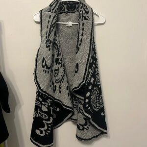 Cupio black and grey sleeveless cardigan